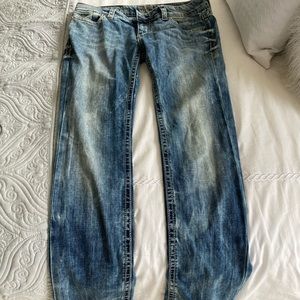 Buckle Black Straight Leg Light Wash Jeans